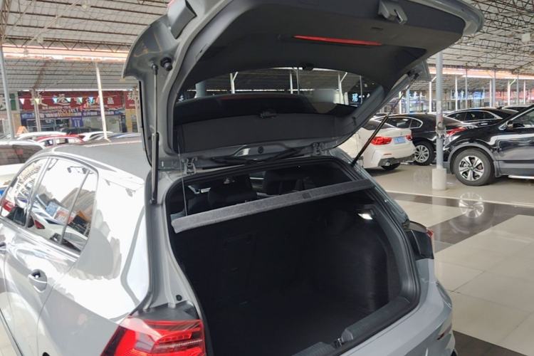 Used Volkswagen Golf 2023 Facelift 280TSI DSG R-Line Trunk