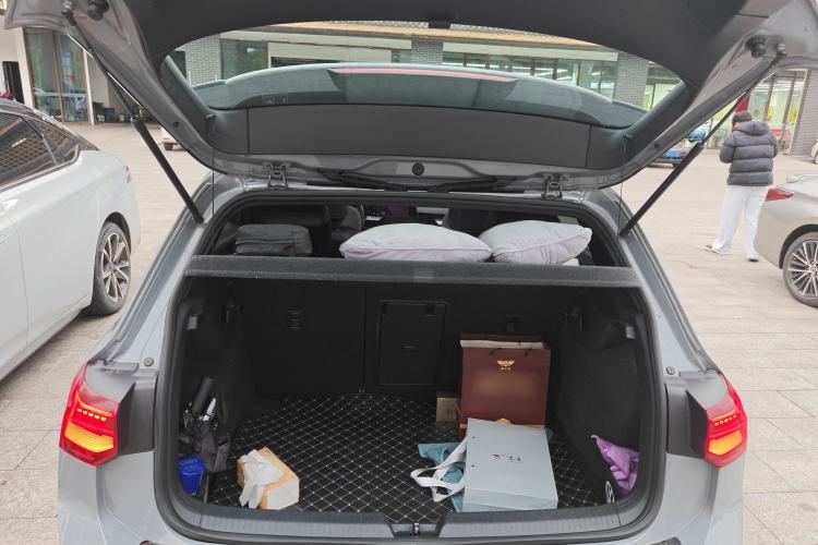 Used Volkswagen Golf 2023 280TSI DSG R-Line Lite Trunk