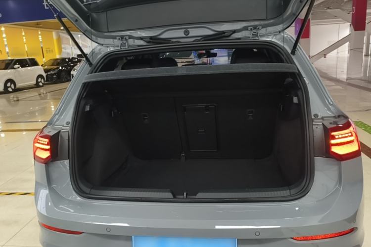 Used Volkswagen Golf 2023 Facelift 280TSI DSG R-Line Lite Trunk