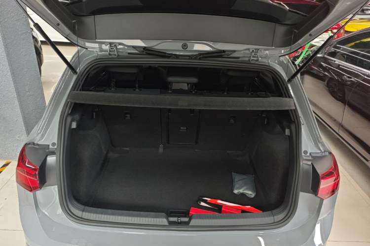 Used Volkswagen Golf 2023 Facelift 280TSI DSG R-Line Lite Trunk