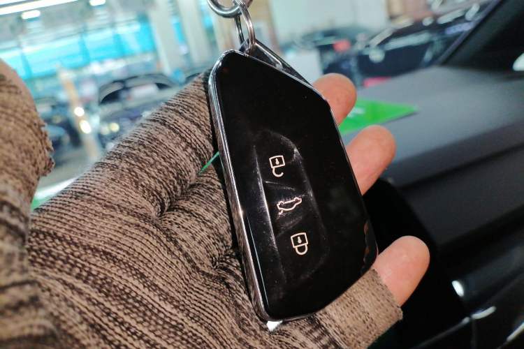 Used Volkswagen Golf 2023 Facelift 280TSI DSG R-Line Lite Vehicle Key