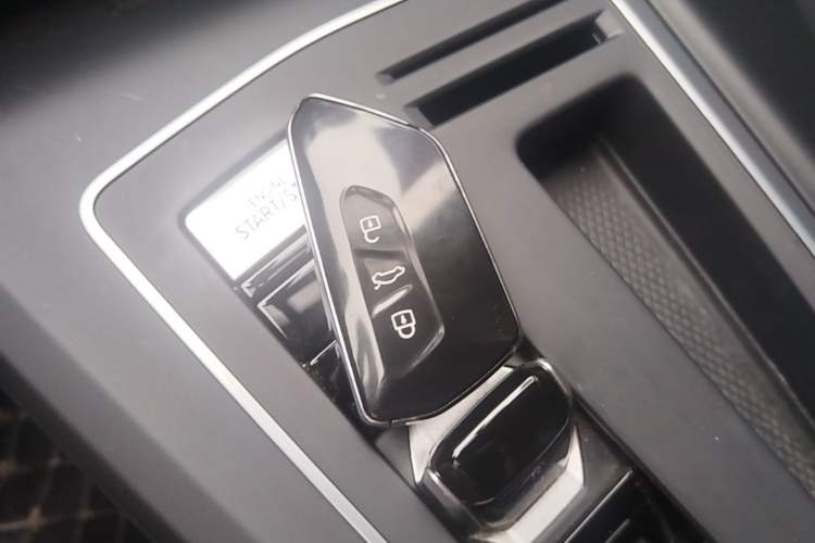 Used Volkswagen Golf 2023 Facelift 280TSI DSG Pro Vehicle Key