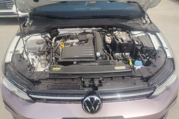 Used Volkswagen Golf 2023 Facelift 280TSI DSG R-Line Lite Engine Bay