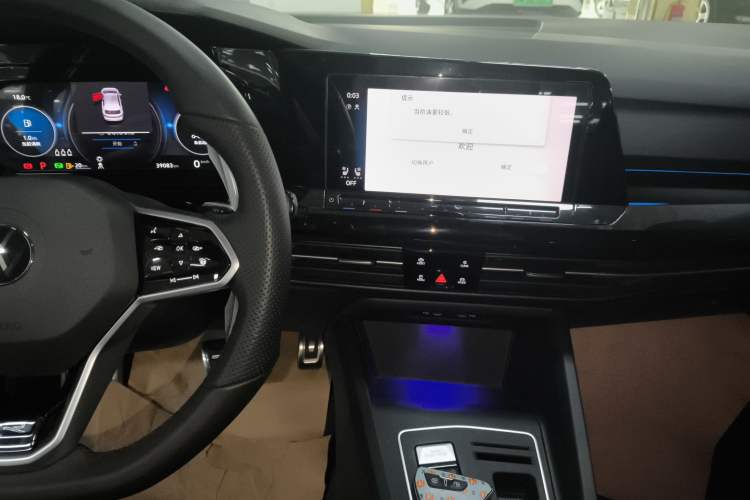 Used Volkswagen Golf 2023 Facelift 280TSI DSG R-Line Lite Audio And AC Panel