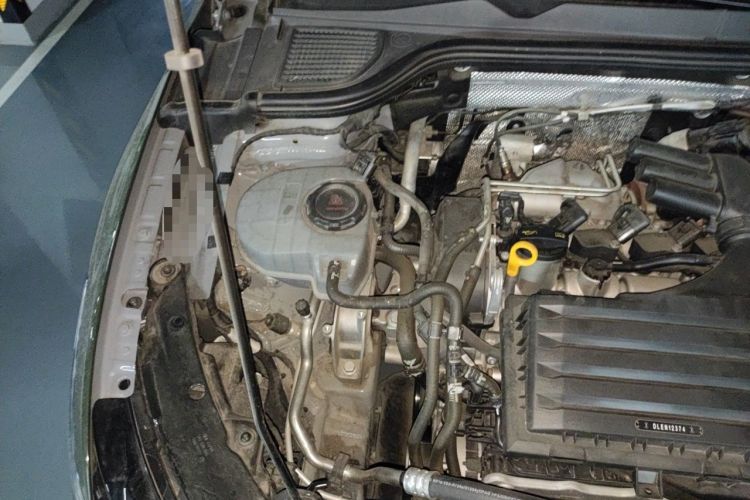 Used Volkswagen Golf 2023 Facelift 280TSI DSG R-Line Lite Engine Bay Right