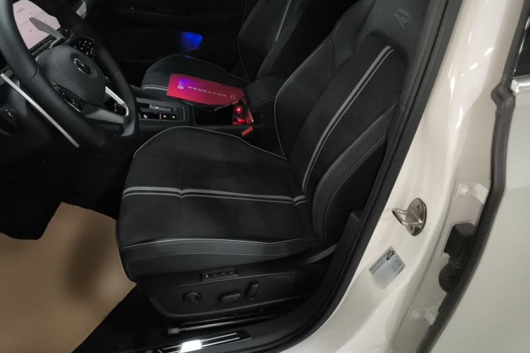 Used Volkswagen Golf 2023 Facelift 280TSI DSG R-Line Lite Left Front Seat