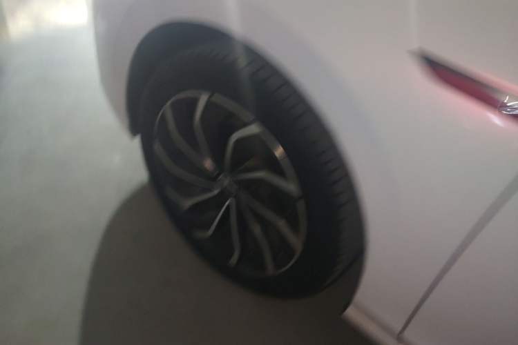 Used Volkswagen Golf 2023 Revised Version 200TSI DSG Pro Left Front Wheel Hub