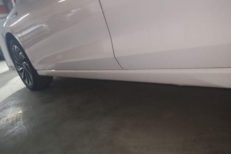 Used Volkswagen Golf 2023 Revised Version 200TSI DSG Pro Left Side Sill