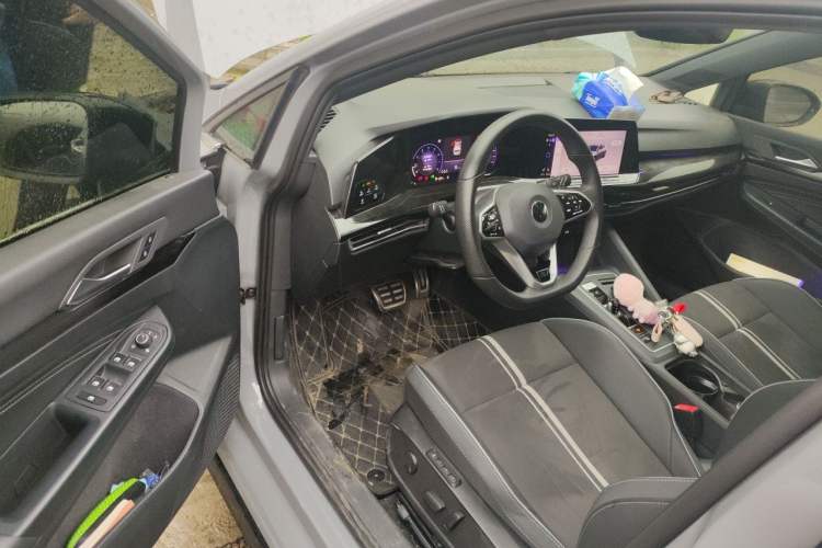 Used Volkswagen Golf 2023 Facelift 280TSI DSG R-Line Lite Driver Seat