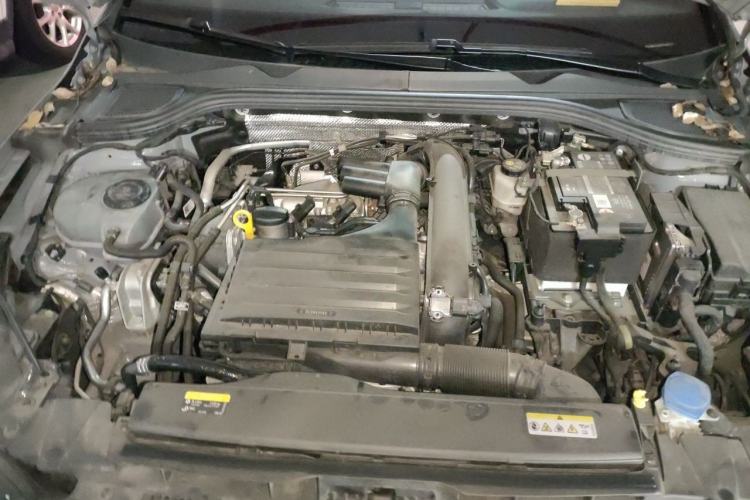 Used Volkswagen Golf 2023 Facelift 280TSI DSG R-Line Lite Engine Bay