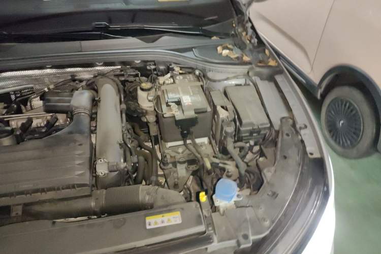 Used Volkswagen Golf 2023 Facelift 280TSI DSG R-Line Lite Engine Bay Left