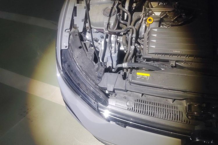 Used Volkswagen Golf 2023 Facelift 280TSI DSG R-Line Engine Bay Right