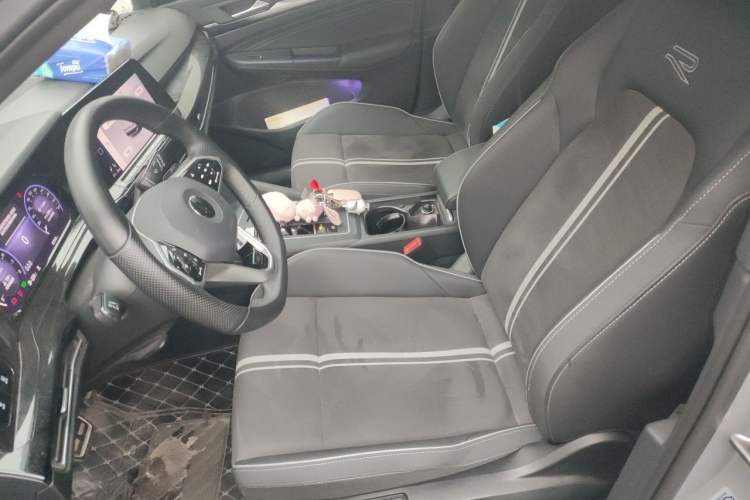 Used Volkswagen Golf 2023 Facelift 280TSI DSG R-Line Lite Left Front Seat