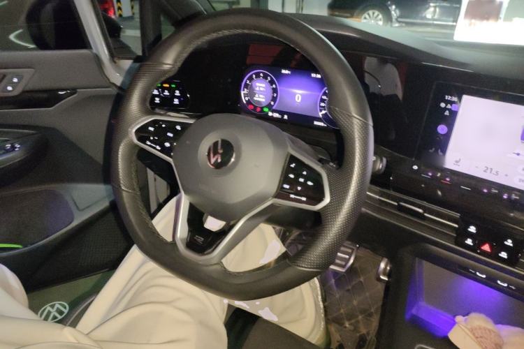 Used Volkswagen Golf 2023 Facelift 280TSI DSG R-Line Lite Steering Wheel