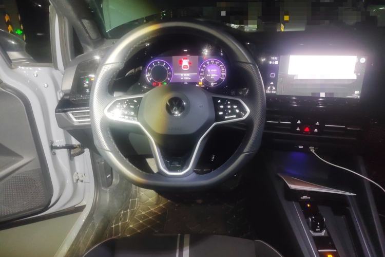 Used Volkswagen Golf 2023 Facelift 280TSI DSG R-Line Steering Wheel