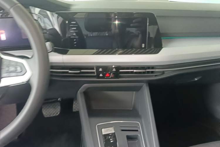 Used Volkswagen Golf 2023 Facelift 280TSI DSG Pro Audio And AC Panel