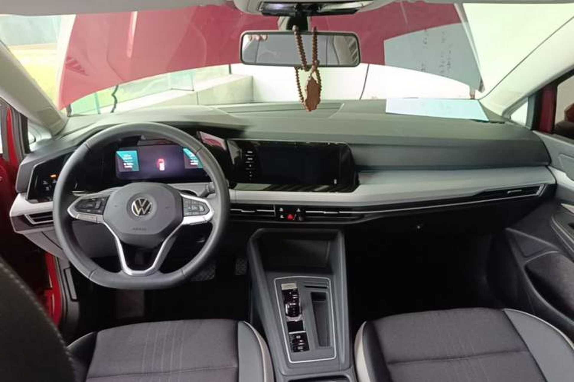 Used Volkswagen Golf 2023 Facelift 280TSI DSG Pro Center Console