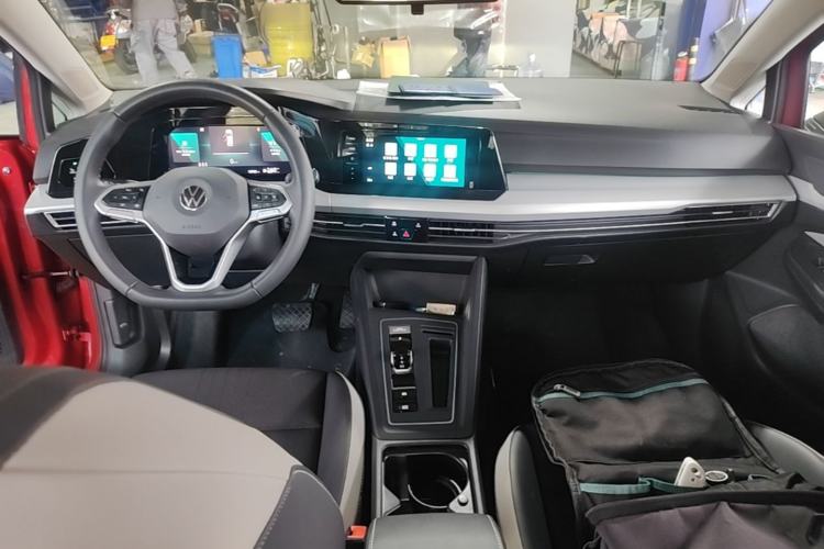 Used Volkswagen Golf 2023 280TSI DSG Pro Center Console
