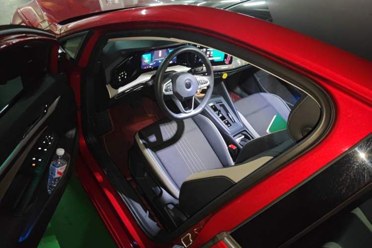 Used Volkswagen Golf 2023 280TSI DSG Pro Interior 3