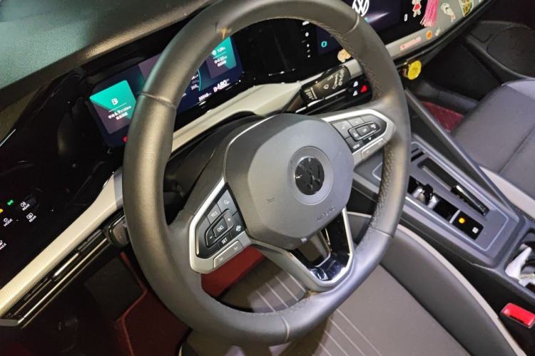 Used Volkswagen Golf 2023 280TSI DSG Pro Steering Wheel