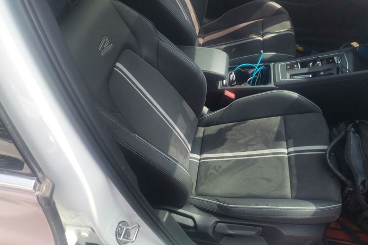 Used Volkswagen Golf 2023 Facelift 280TSI DSG R-Line Lite Right Front Seat