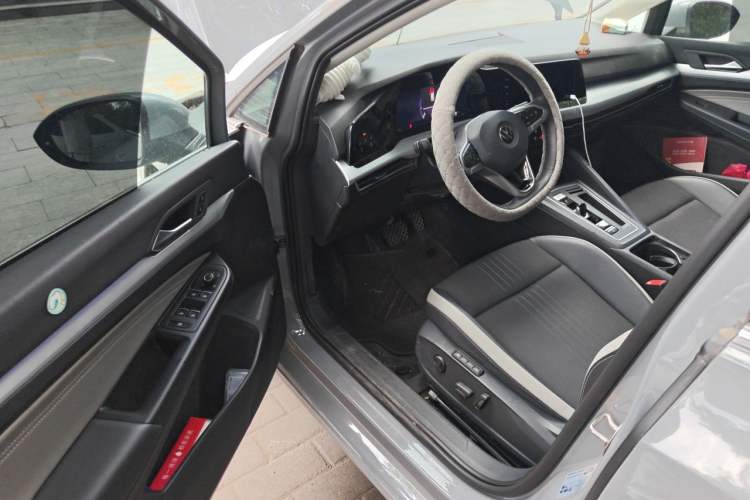 Used Volkswagen Golf 2023 Facelift 280TSI DSG Pro Driver Seat