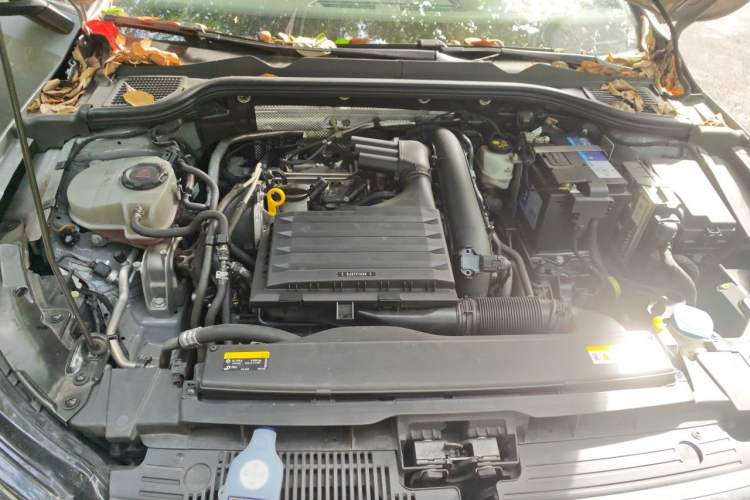 Used Volkswagen Golf 2023 280TSI DSG R-Line Lite Engine Bay