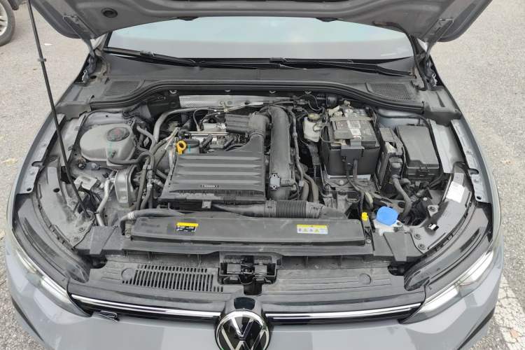 Used Volkswagen Golf 2023 Facelift 280TSI DSG R-Line Lite Engine Bay