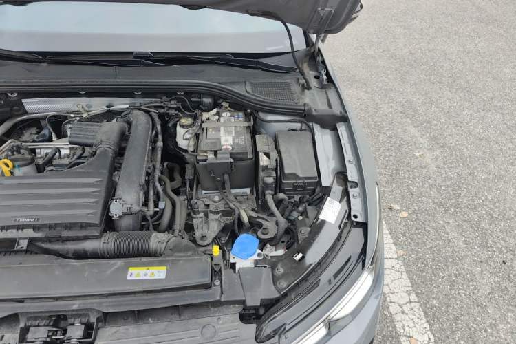 Used Volkswagen Golf 2023 Facelift 280TSI DSG R-Line Lite Engine Bay Left