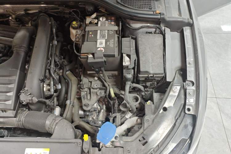 Used Volkswagen Golf 2023 Facelift 280TSI DSG Pro Engine Bay Left