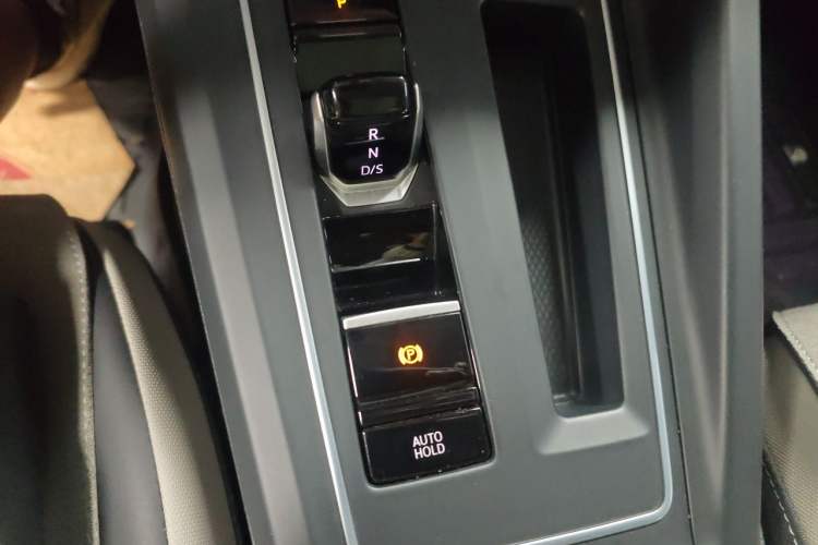 Used Volkswagen Golf 2023 Facelift 280TSI DSG Pro Gear Lever