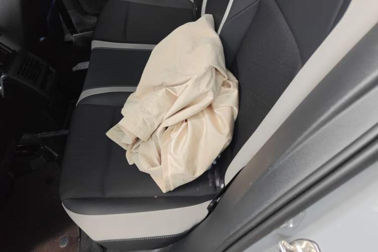 Used Volkswagen Golf 2023 Facelift 280TSI DSG Pro Left Rear Seat