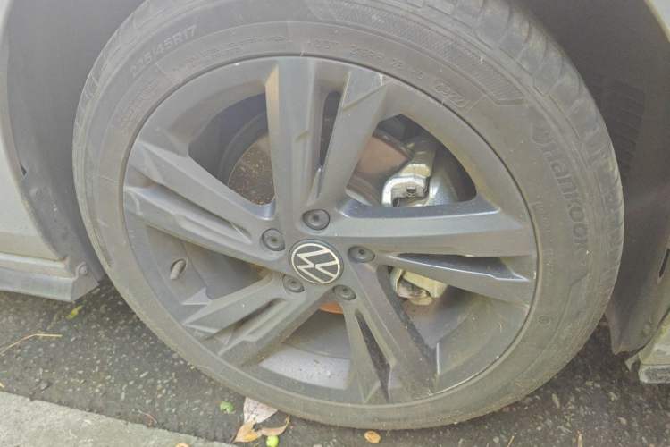 Used Volkswagen Golf 2023 280TSI DSG R-Line Lite Right Front Wheel Hub