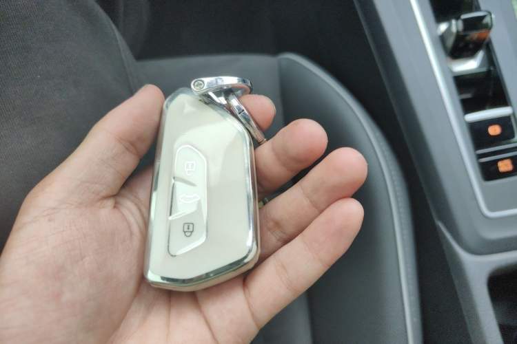Used Volkswagen Golf 2023 Facelift 280TSI DSG R-Line Lite Vehicle Key