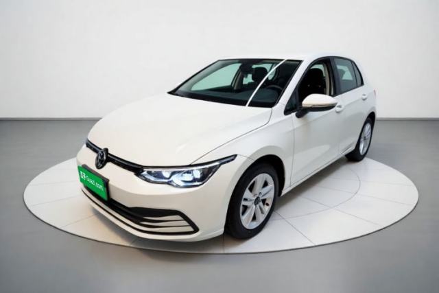 Ojetý Volkswagen Golf 2023 200TSI DSG