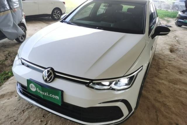 Ojetý Volkswagen Golf 2023 280TSI DSG R-Line Lite