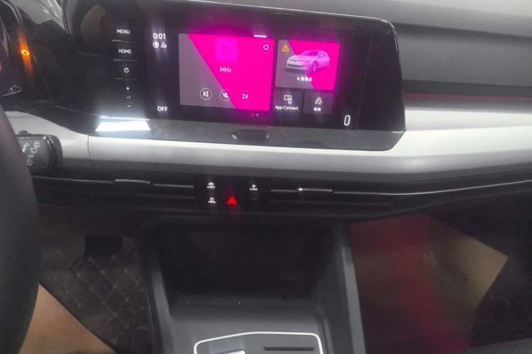 Used Volkswagen Golf 2023 Facelift 280TSI DSG Pro Audio And AC Panel