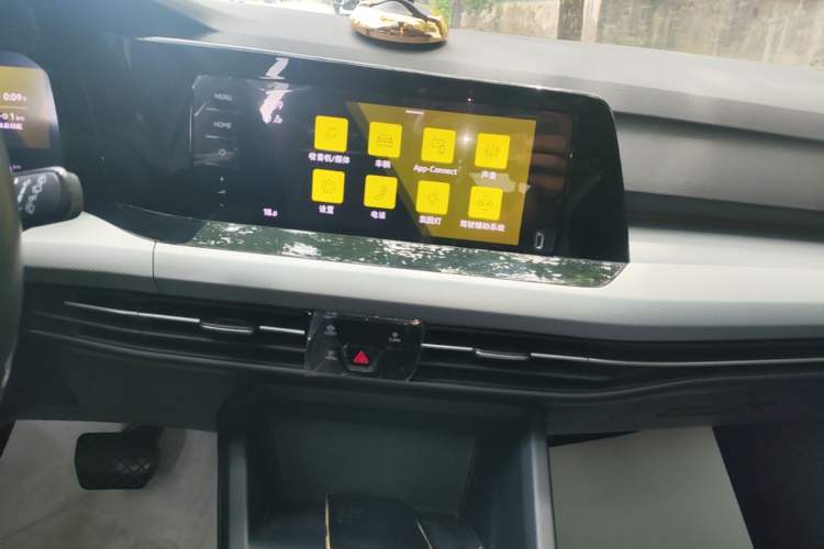 Used Volkswagen Golf 2023 Facelift 280TSI DSG Pro Audio And AC Panel