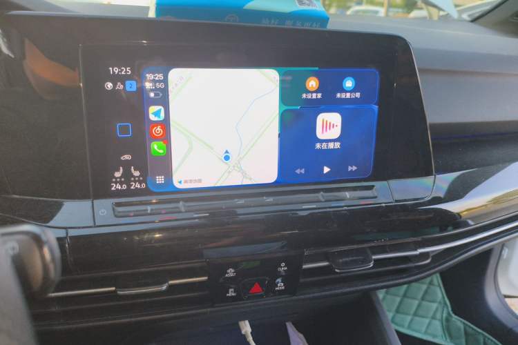 Used Volkswagen Golf 2023 280TSI DSG R-Line Lite Audio And AC Panel