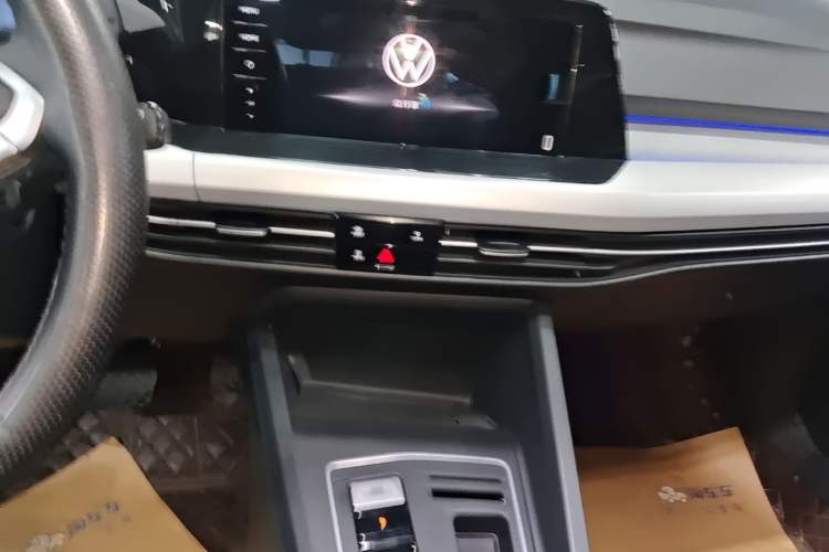 Used Volkswagen Golf 2023 Facelift 280TSI DSG Pro Audio And AC Panel