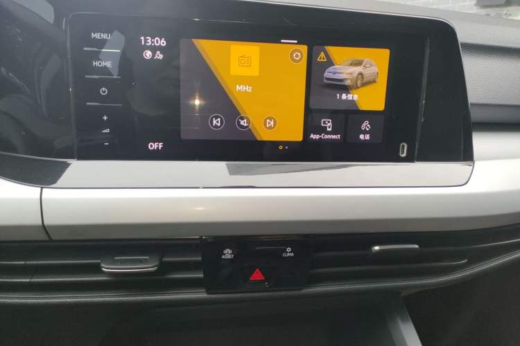 Used Volkswagen Golf 2023 200TSI DSG Audio And AC Panel