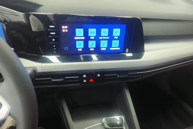 Used Volkswagen Golf 2023 Facelift 280TSI DSG Pro Audio And AC Panel