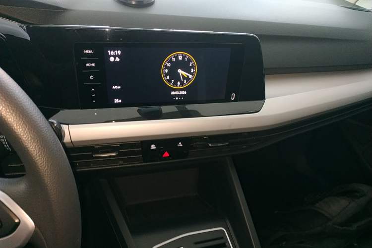 Used Volkswagen Golf 2023 200TSI DSG Audio And AC Panel