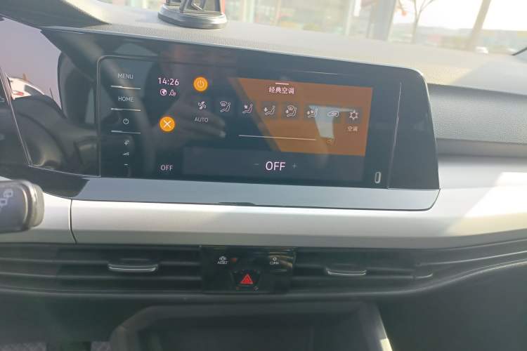 Used Volkswagen Golf 2023 200TSI DSG Audio And AC Panel