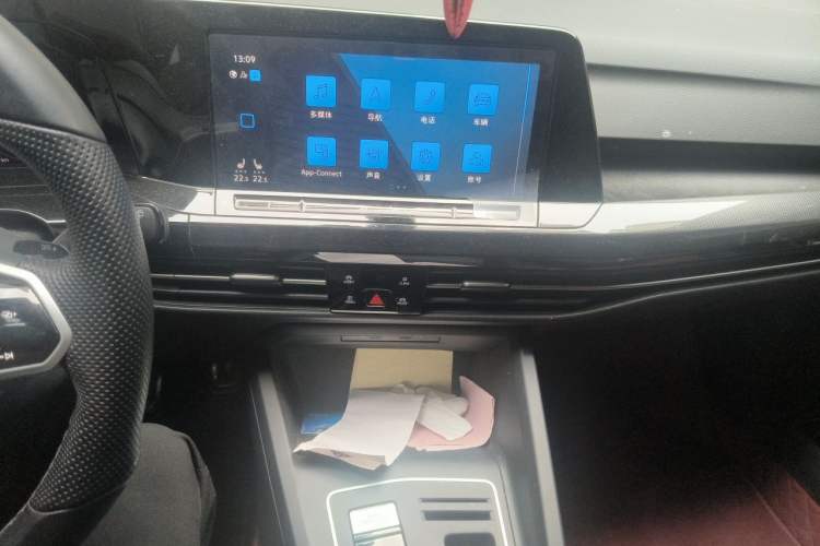 Used Volkswagen Golf 2023 280TSI DSG R-Line Lite Audio And AC Panel