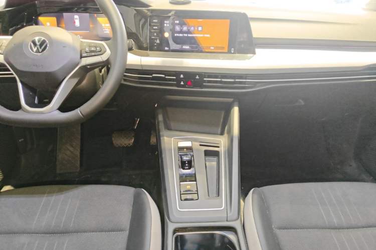 Used Volkswagen Golf 2023 Facelift 280TSI DSG Pro Audio And AC Panel