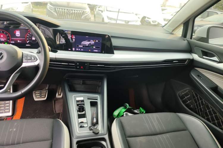 Used Volkswagen Golf 2023 280TSI DSG Pro Audio And AC Panel
