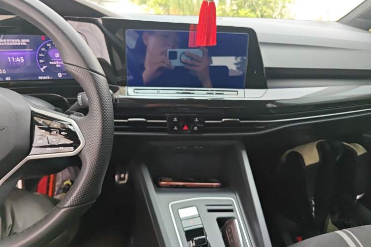 Used Volkswagen Golf 2023 280TSI DSG R-Line Lite Audio And AC Panel