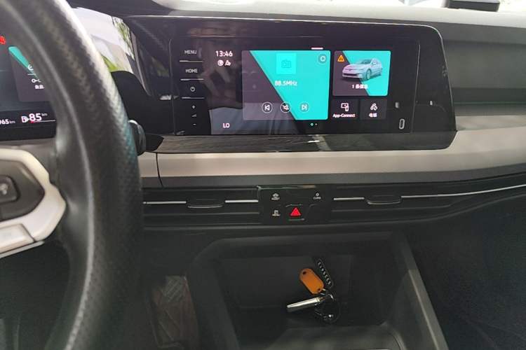Used Volkswagen Golf 2023 Facelift 280TSI DSG Pro Audio And AC Panel