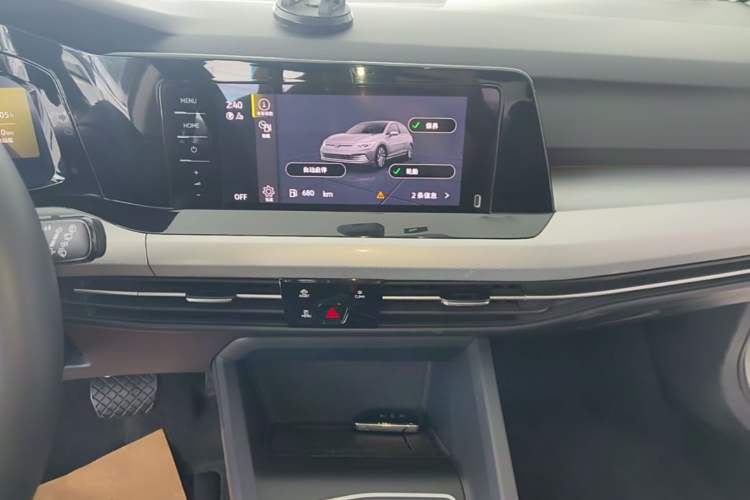 Used Volkswagen Golf 2023 Facelift 280TSI DSG Pro Audio And AC Panel